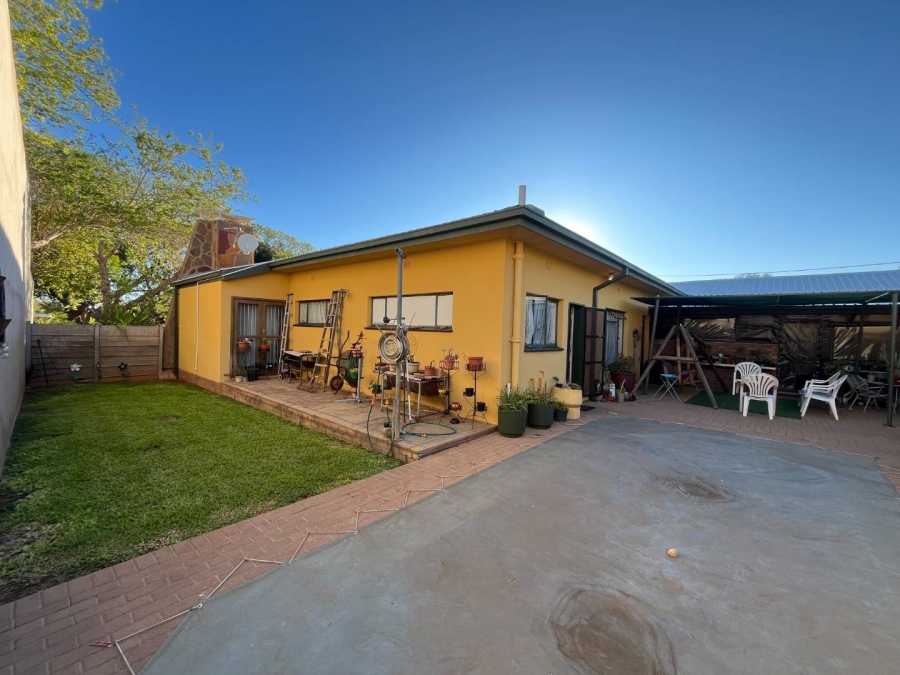 5 Bedroom Property for Sale in Die Rand Northern Cape